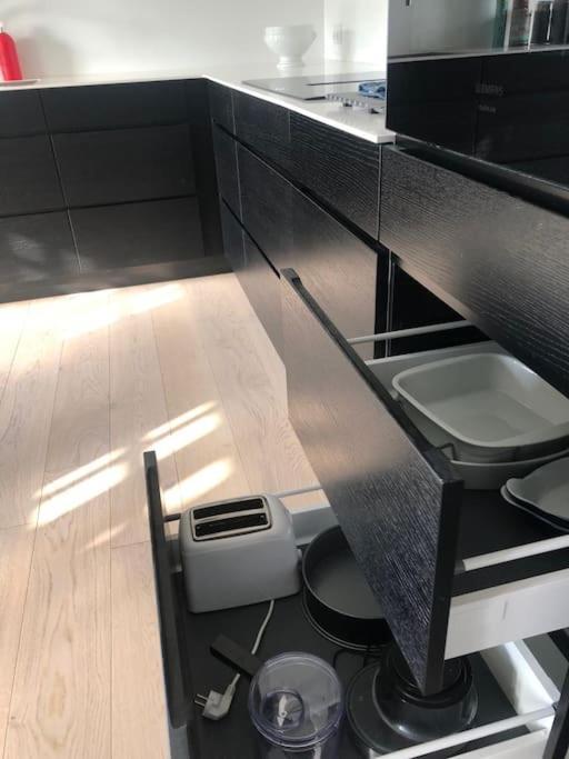 Cozy, Quiet Guest House Perfect For Business Or Pleasure ヒレレズ エクステリア 写真