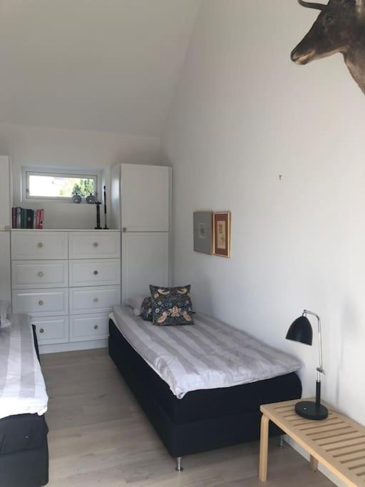 Cozy, Quiet Guest House Perfect For Business Or Pleasure ヒレレズ エクステリア 写真
