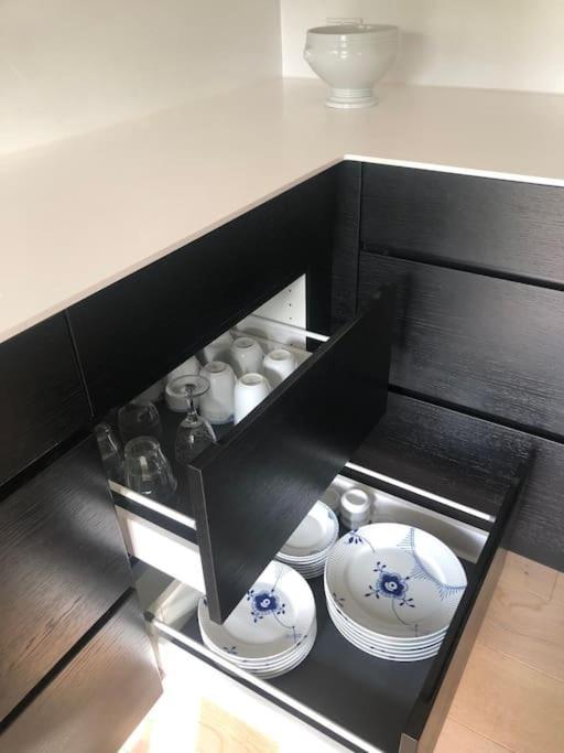 Cozy, Quiet Guest House Perfect For Business Or Pleasure ヒレレズ エクステリア 写真