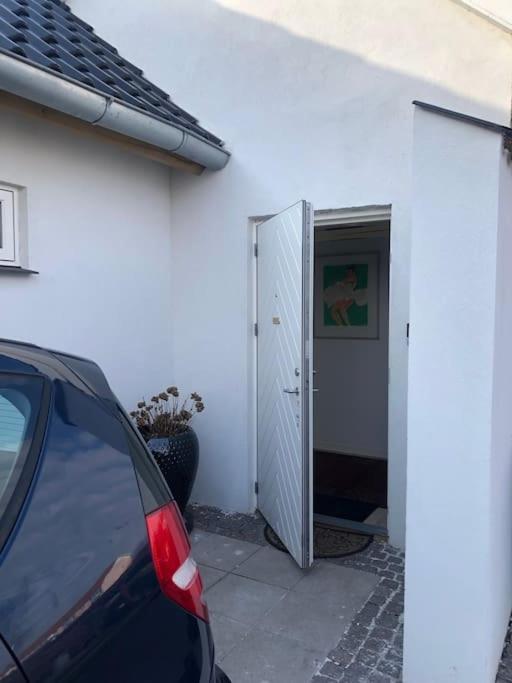 Cozy, Quiet Guest House Perfect For Business Or Pleasure ヒレレズ エクステリア 写真