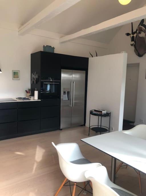 Cozy, Quiet Guest House Perfect For Business Or Pleasure ヒレレズ エクステリア 写真