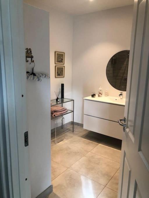 Cozy, Quiet Guest House Perfect For Business Or Pleasure ヒレレズ エクステリア 写真